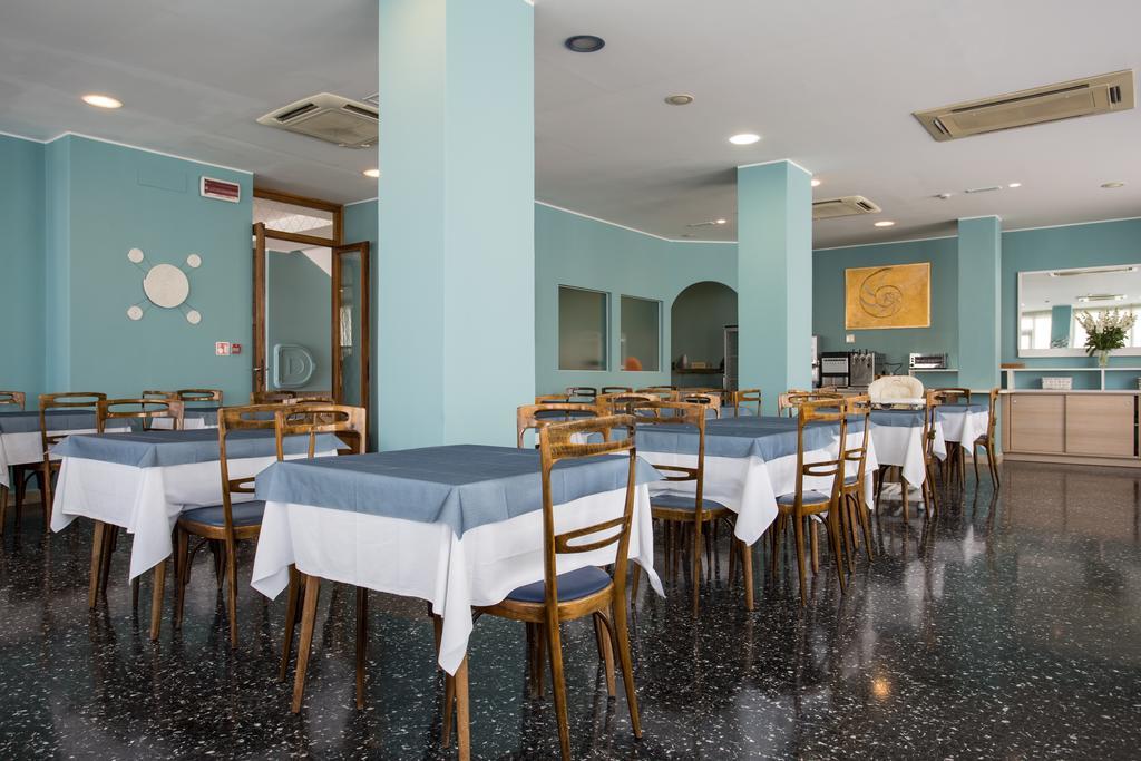Hotel Boston Cattolica Eksteriør bilde