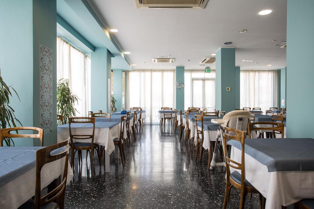 Hotel Boston Cattolica Eksteriør bilde