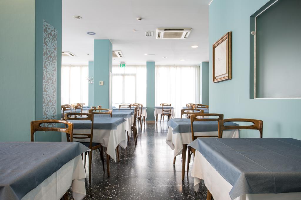 Hotel Boston Cattolica Eksteriør bilde